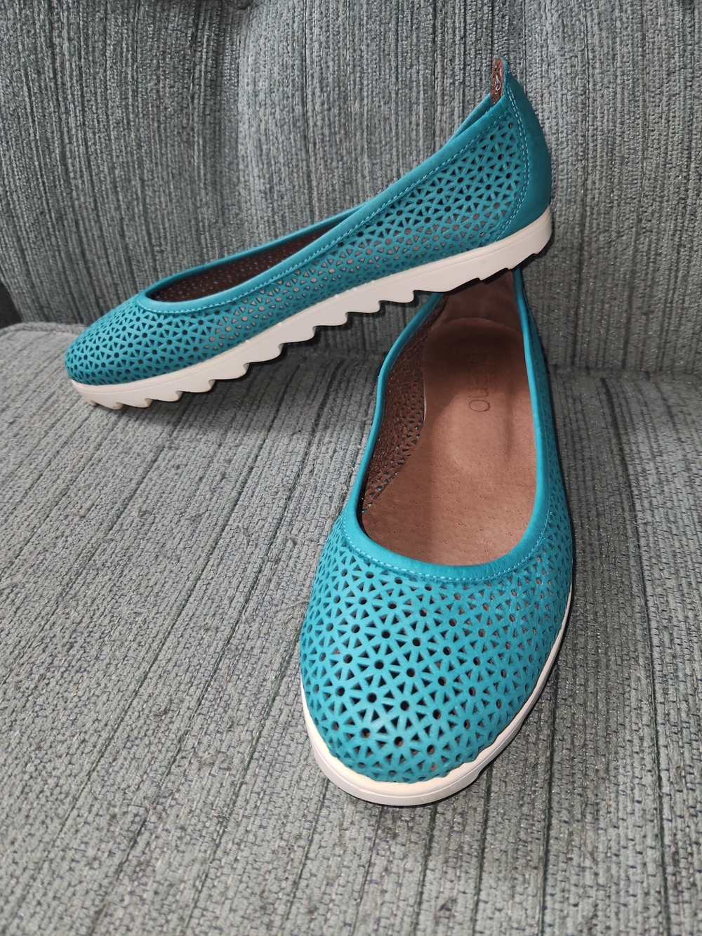 🍉Bueno Turquoise Laser-Cut Slip-On Flats - Picture 5 of 6